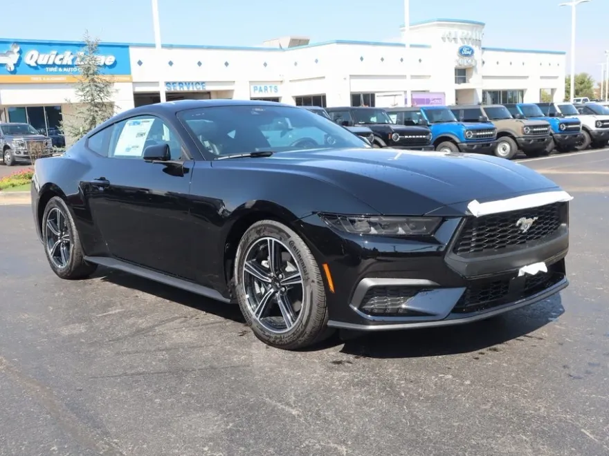 2025 Ford Mustang EcoBoost photo 1