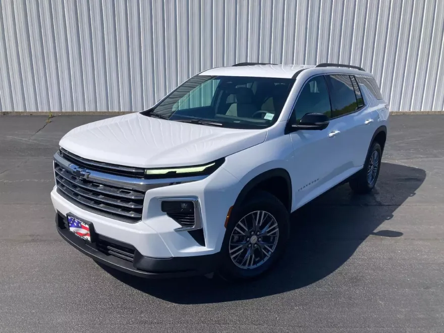 2025 Chevrolet Traverse photo 1