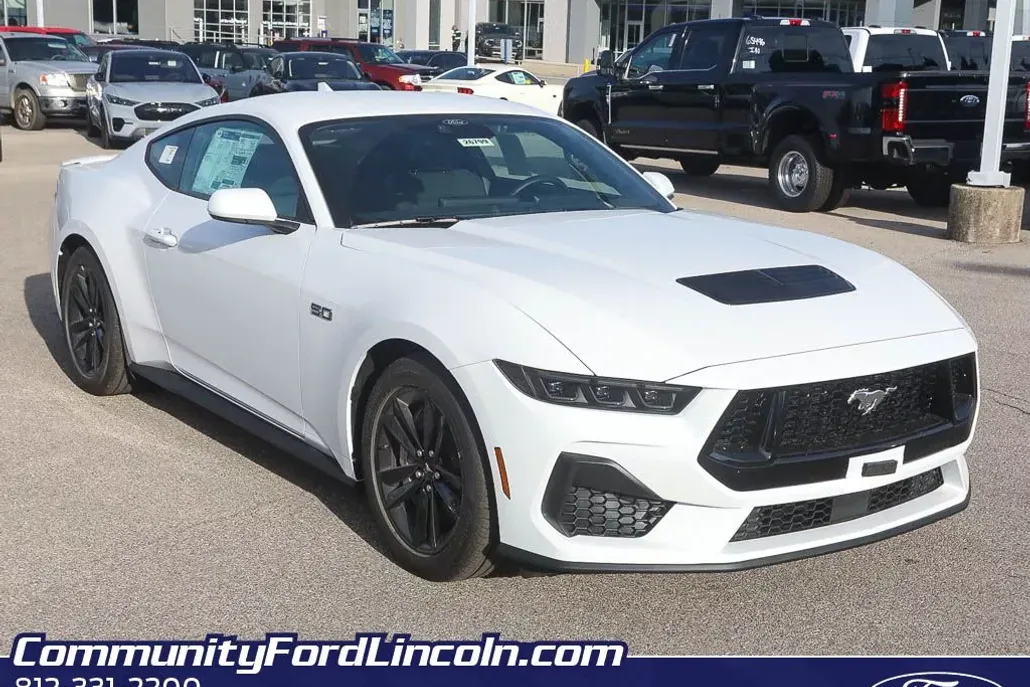 2025 Ford Mustang GT photo 1