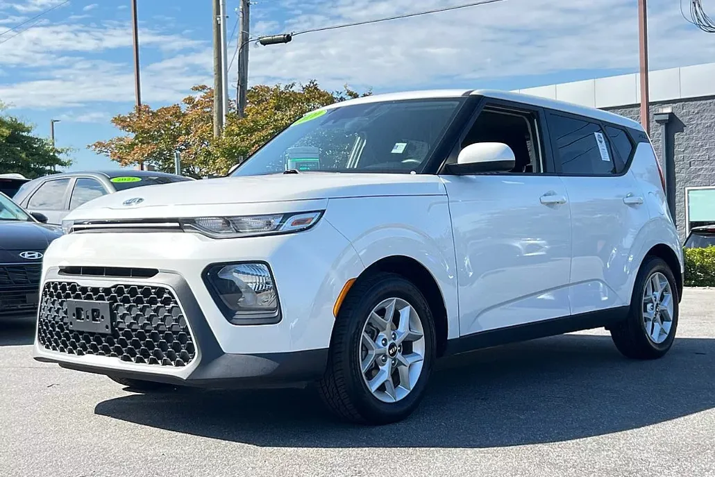 2020 Kia Soul S photo 1