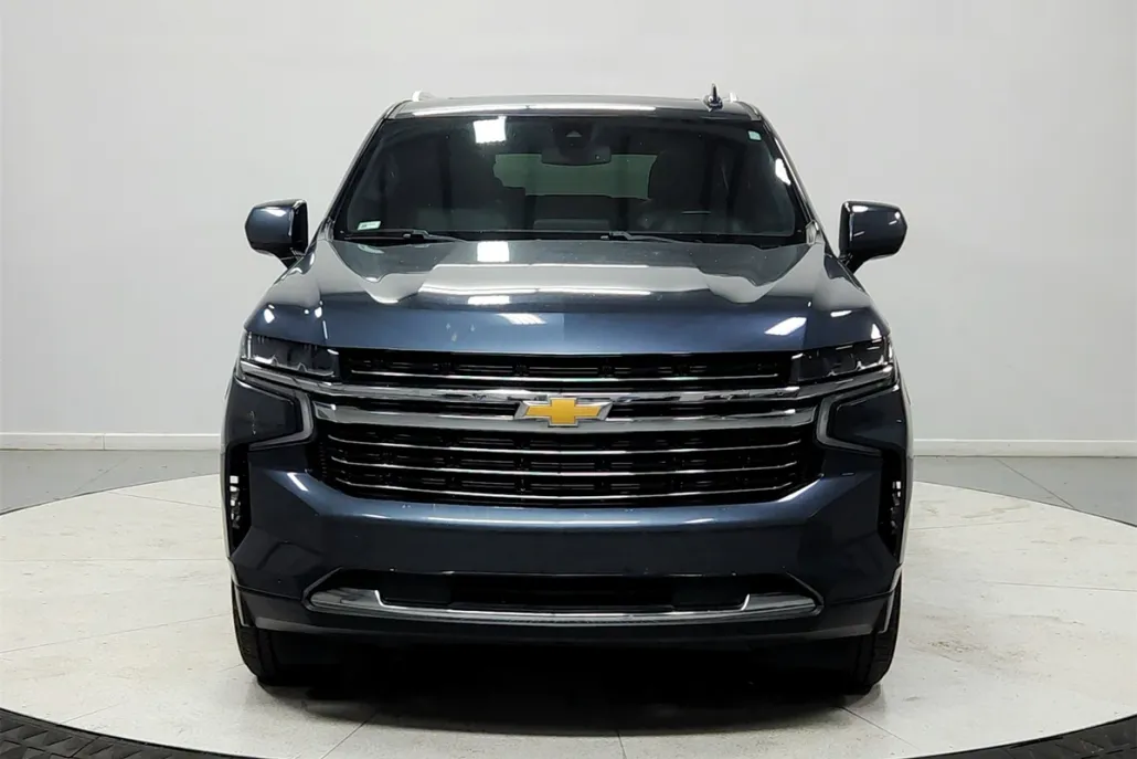 2021 Chevrolet Suburban LT photo 1