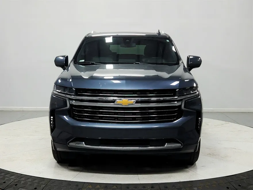 2021 Chevrolet Suburban LT photo 1