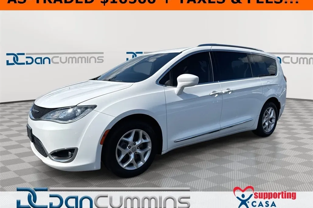 2017 Chrysler Pacifica Touring Plus photo 1