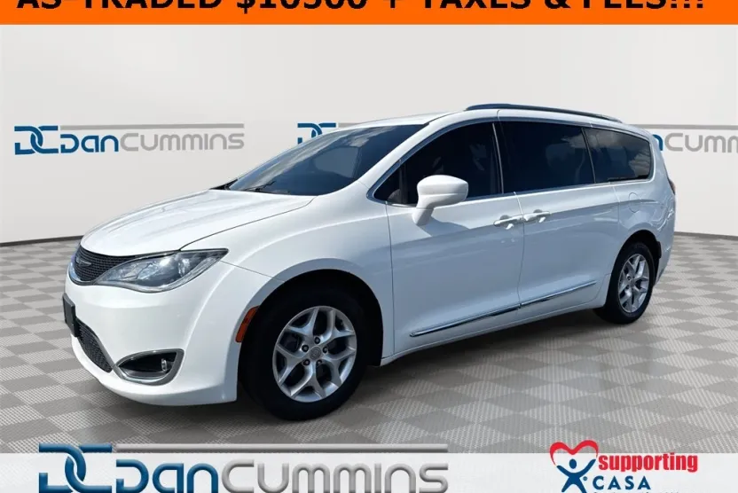 2017 Chrysler Pacifica Touring Plus photo 1