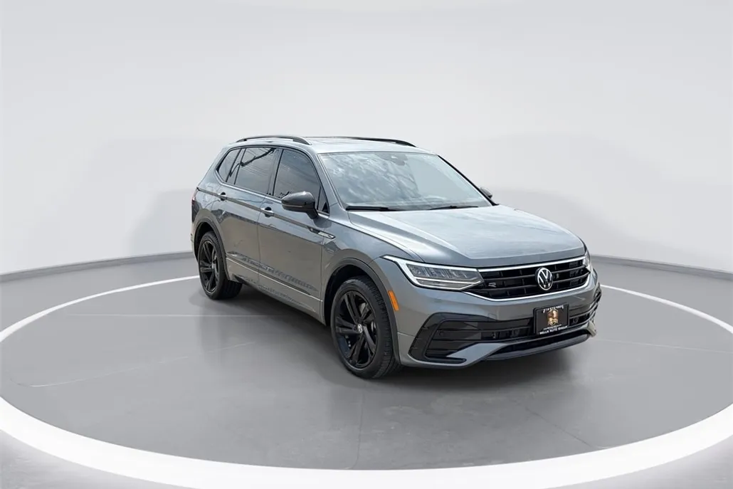 2024 Volkswagen Tiguan SE R-Line Black photo 1