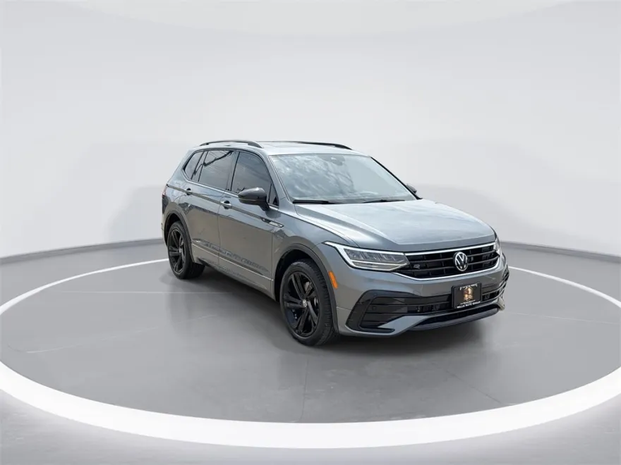2024 Volkswagen Tiguan SE R-Line Black photo 1