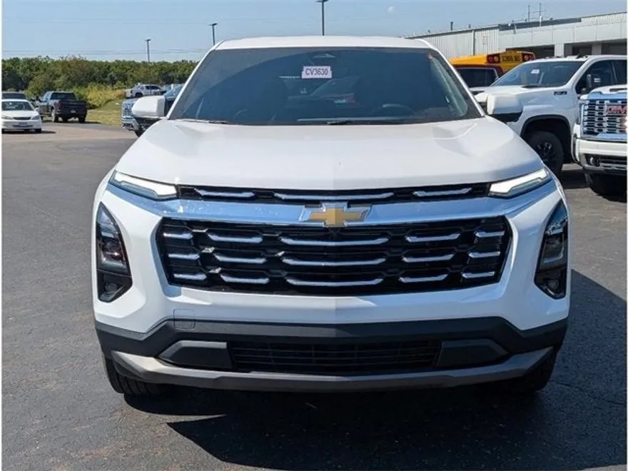 2026 Chevrolet Equinox LT photo 1