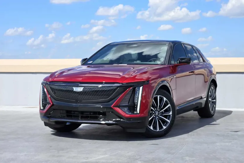 2025 Cadillac Lyriq Sport photo 1