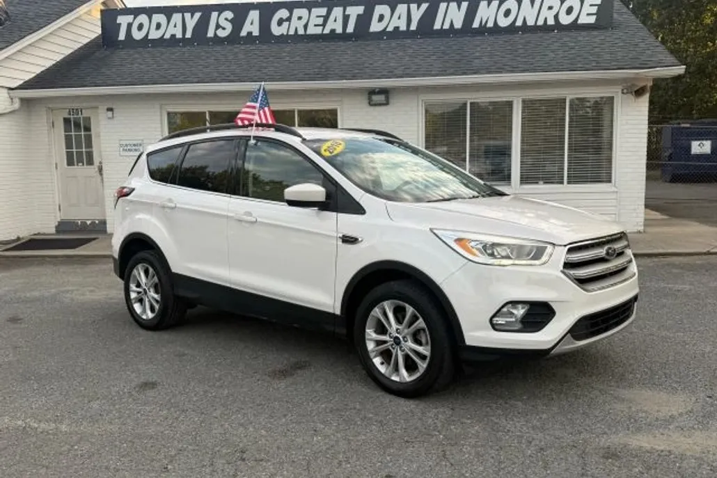 2018 Ford Escape SEL Sport photo 1