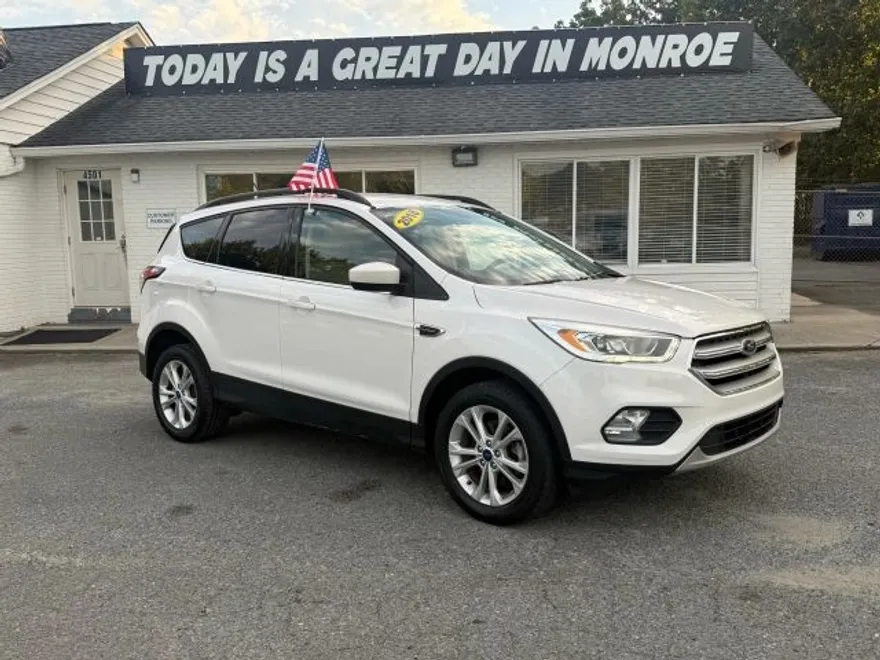 2018 Ford Escape SEL Sport photo 1