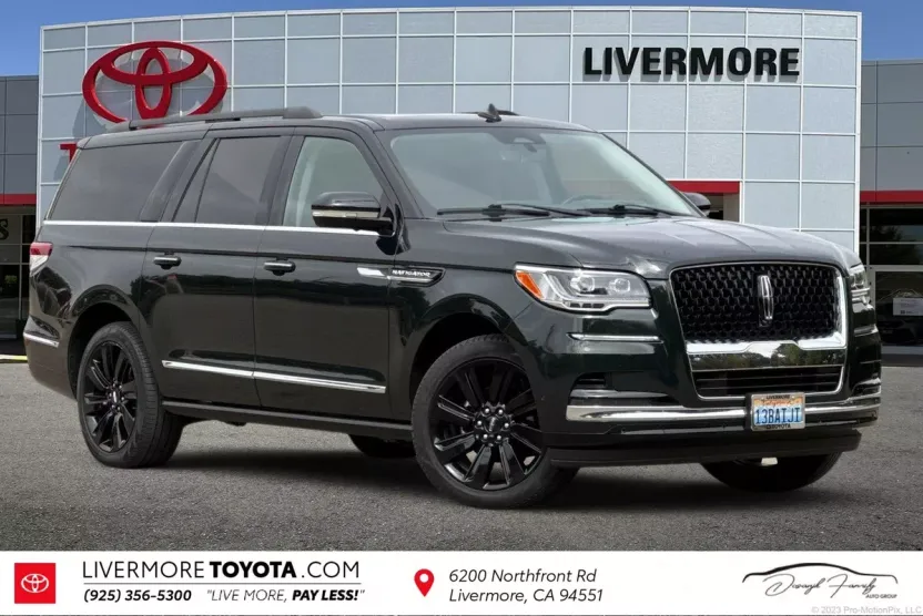 2022 Lincoln Navigator Black Label photo 1