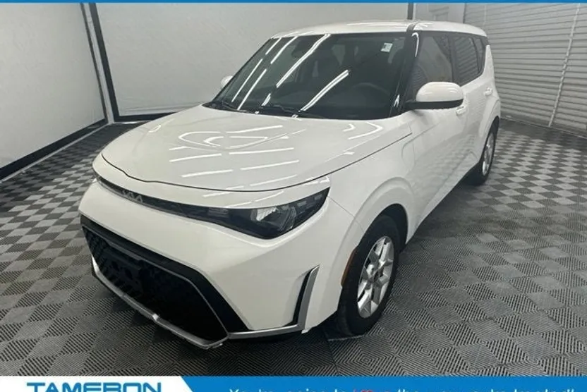 2023 Kia Soul LX S photo 1