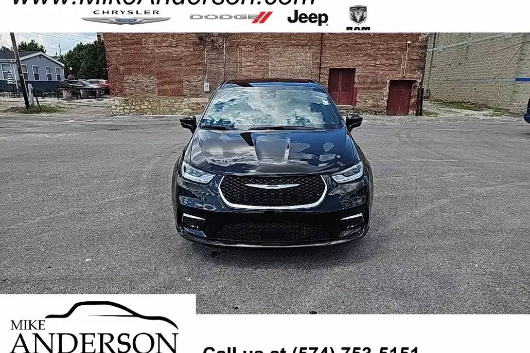 2026 Chrysler Pacifica photo 1