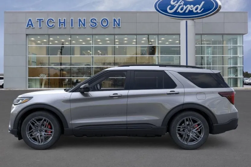 2025 Ford Explorer ST-Line photo 1