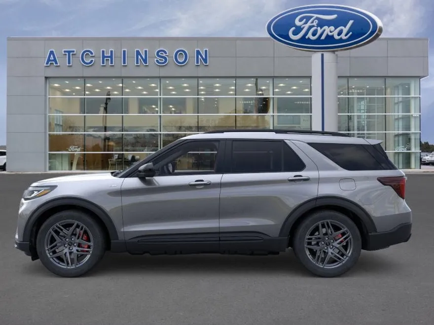 2025 Ford Explorer ST-Line photo 1