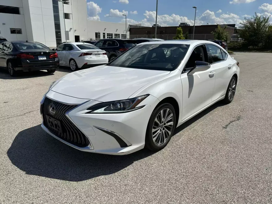 2019 Lexus ES 300h Premium photo 1