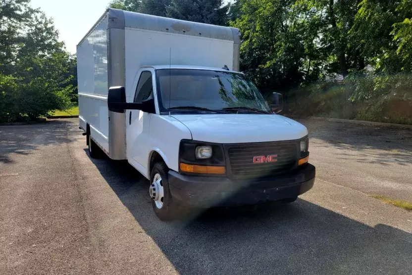 2016 Gmc Savana 3500 Cutaway photo 1