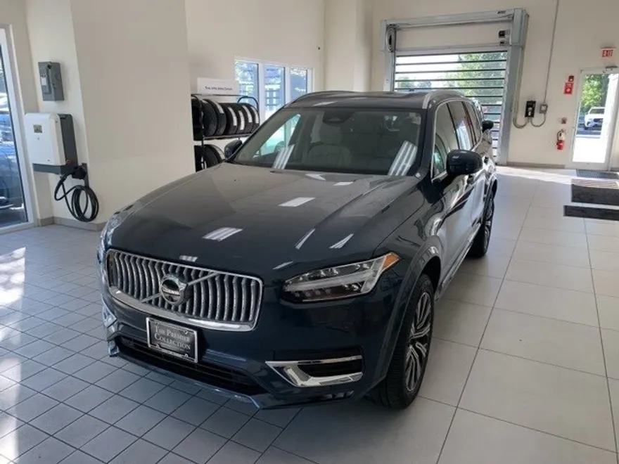 2024 Volvo XC90 B5 Plus photo 1
