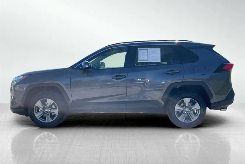 2025 Toyota RAV4 XLE photo 1
