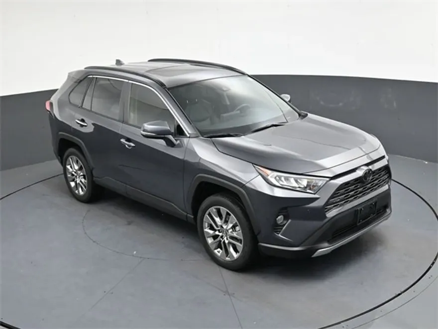 2019 Toyota RAV4 Limited photo 1