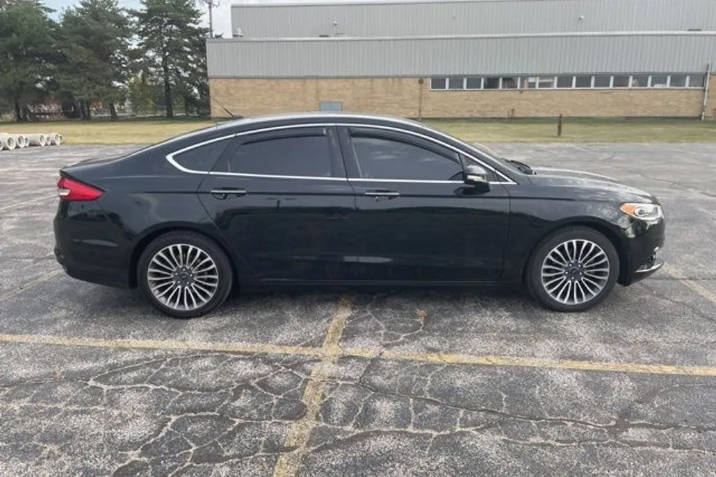 2017 Ford Fusion SE photo 1