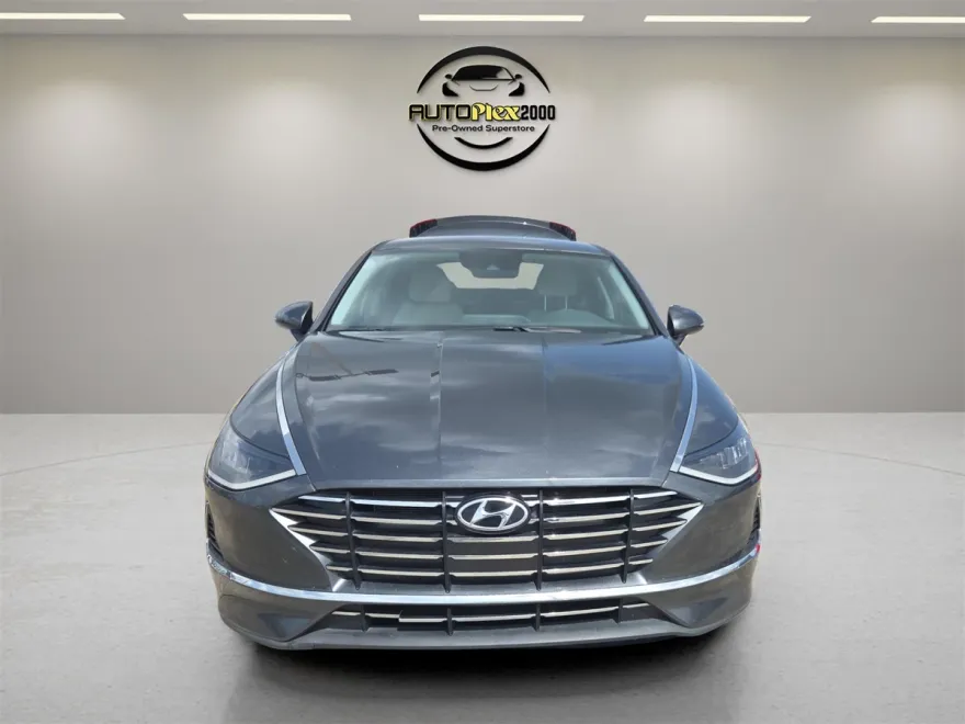 2023 Hyundai Sonata SE photo 1