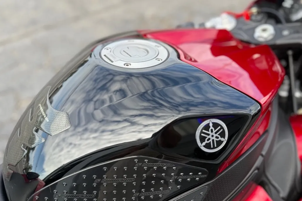 2011 Yamaha YZF-R1 photo 1