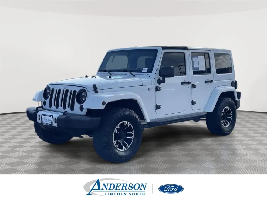 2015 Jeep Wrangler Unlimited Sahara photo 1