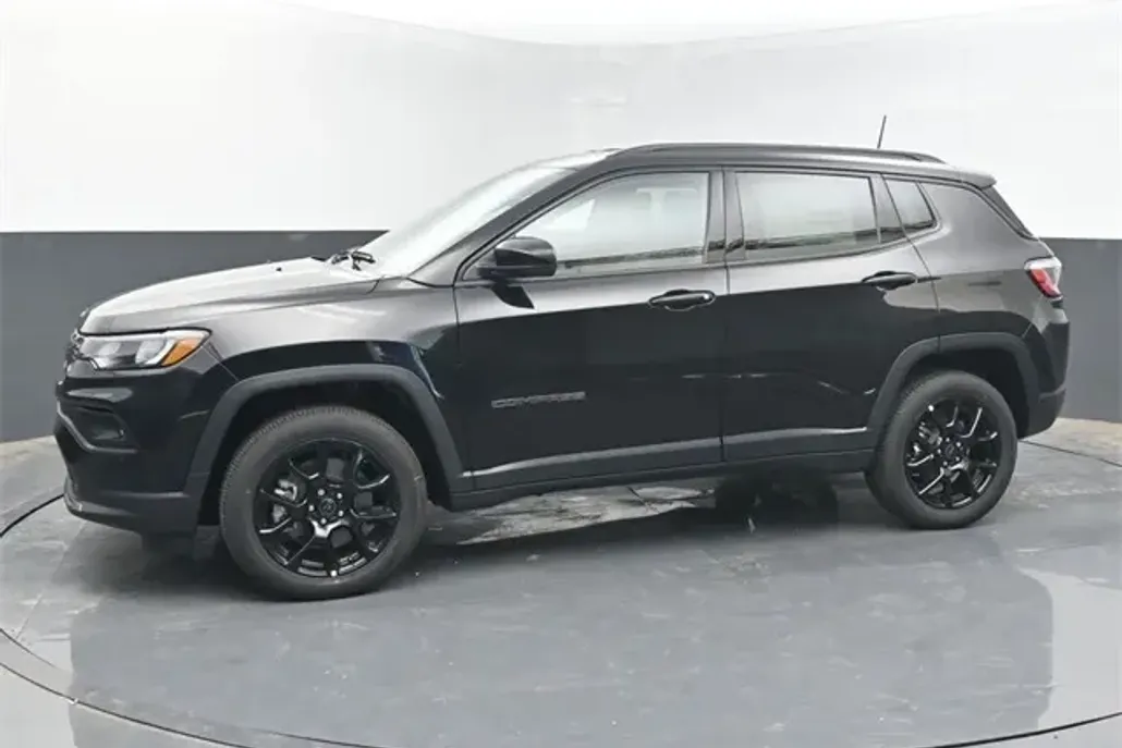 2026 Jeep Compass Latitude photo 1