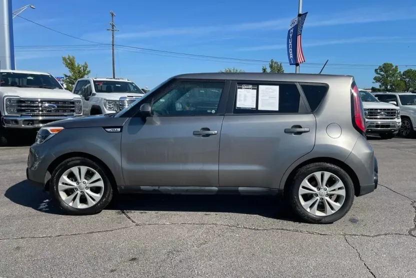 2016 Kia Soul Base photo 1