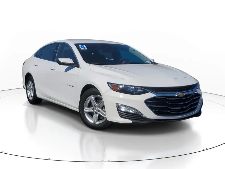 2024 Chevrolet Malibu 1LT photo 1