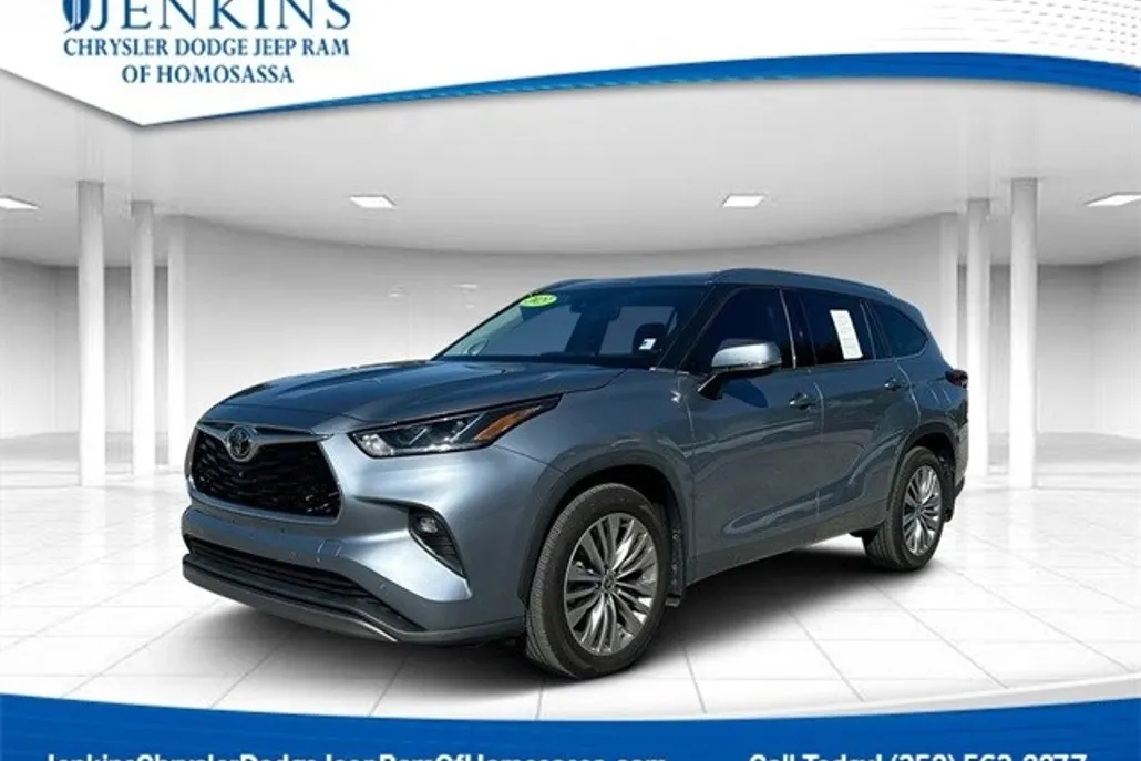 2023 Toyota Highlander L photo 1