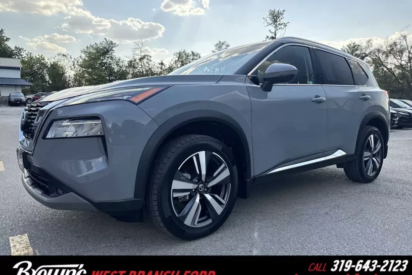 2021 Nissan Rogue SL photo 1