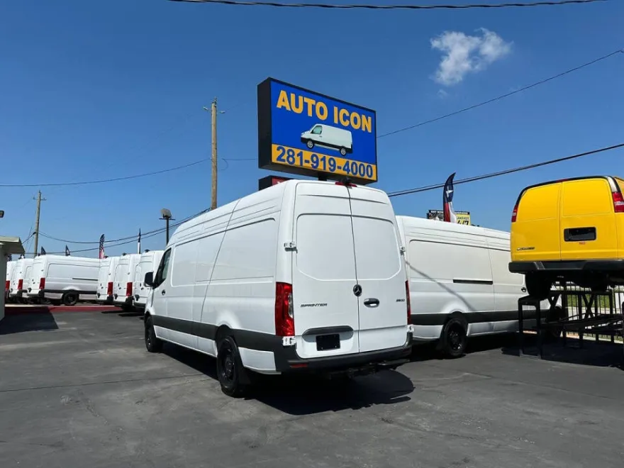 2025 Mercedes Benz Sprinter 2500 photo 1
