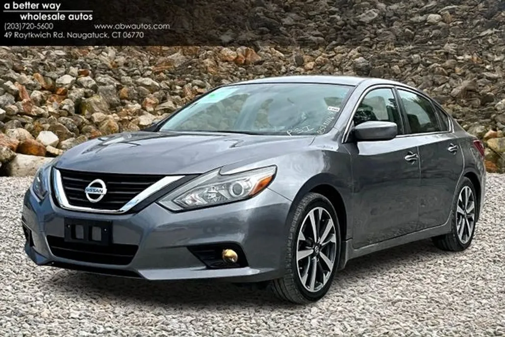 2017 Nissan Altima 2.5 SR photo 1