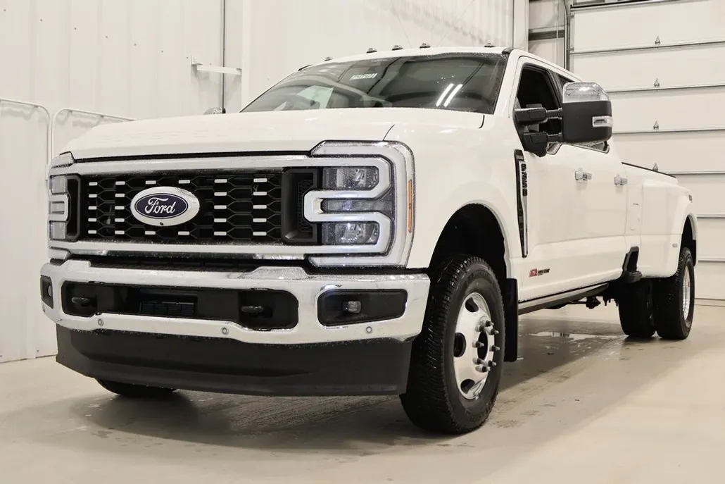2025 Ford F-350 photo 1
