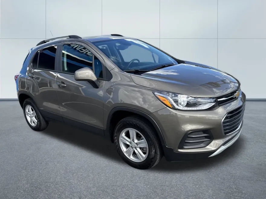 2022 Chevrolet Trax LT photo 1