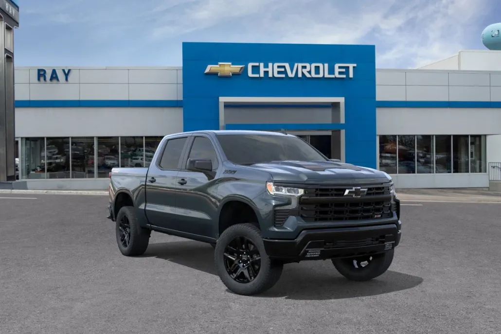 2026 Chevrolet Silverado Trail Boss LT photo 1