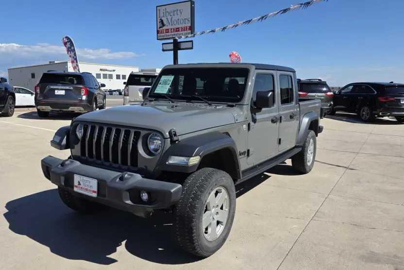 2020 Jeep Gladiator Sport S photo 1