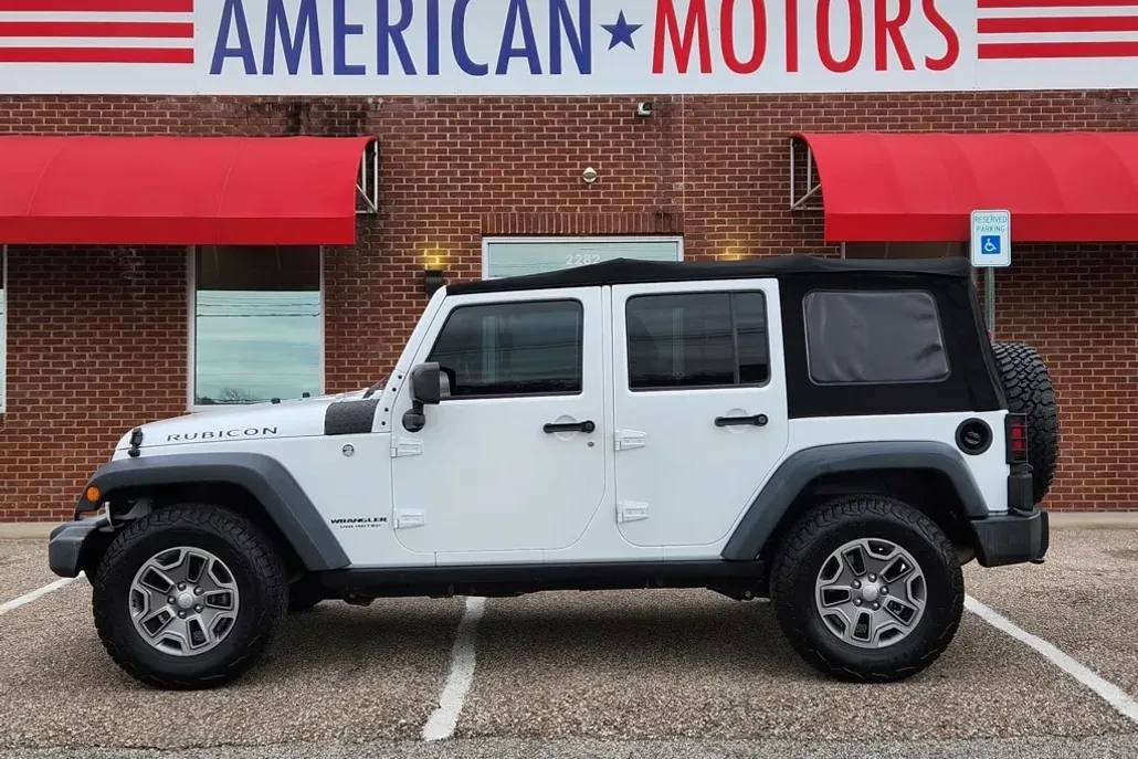 2017 Jeep Wrangler Unlimited Rubicon photo 1