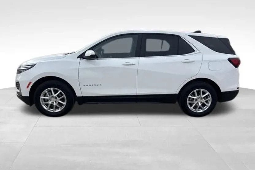 2023 Chevrolet Equinox LT photo 1