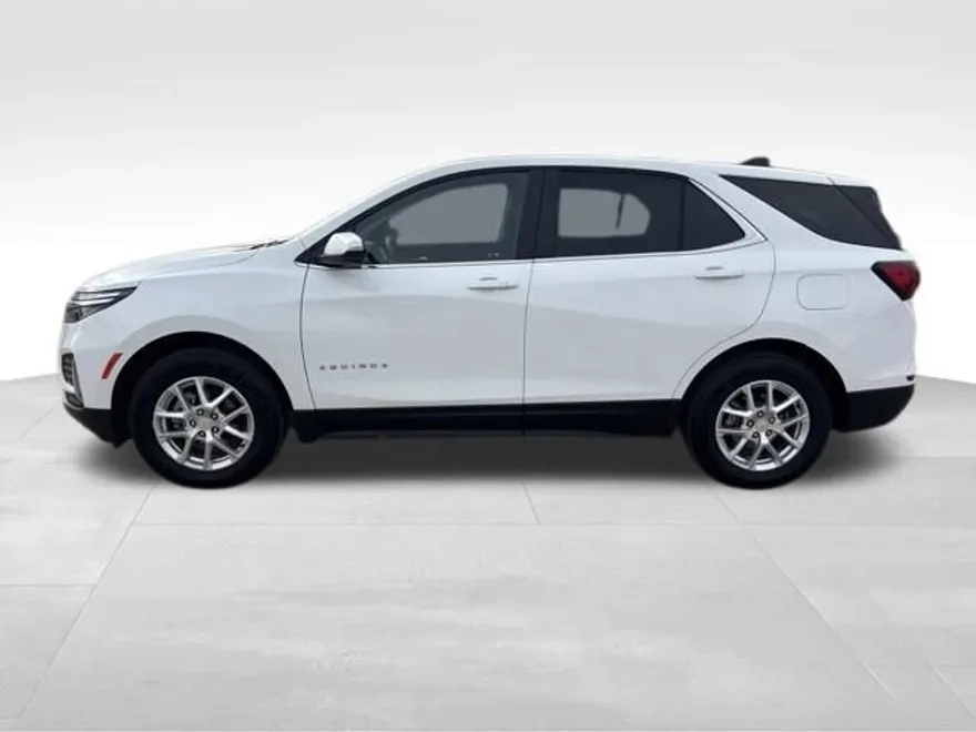 2023 Chevrolet Equinox LT photo 1