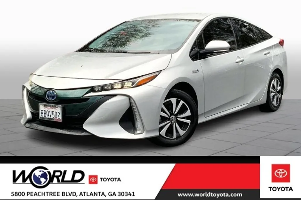 2017 Toyota Prius Prime Premium photo 1