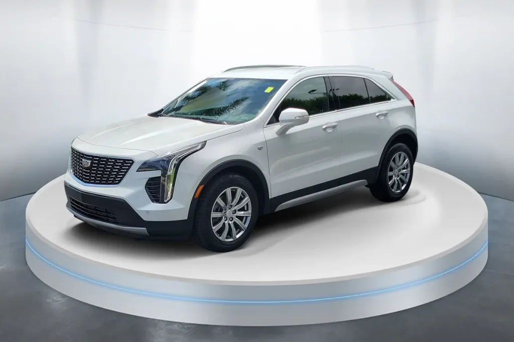 2023 Cadillac XT4 Premium Luxury photo 1