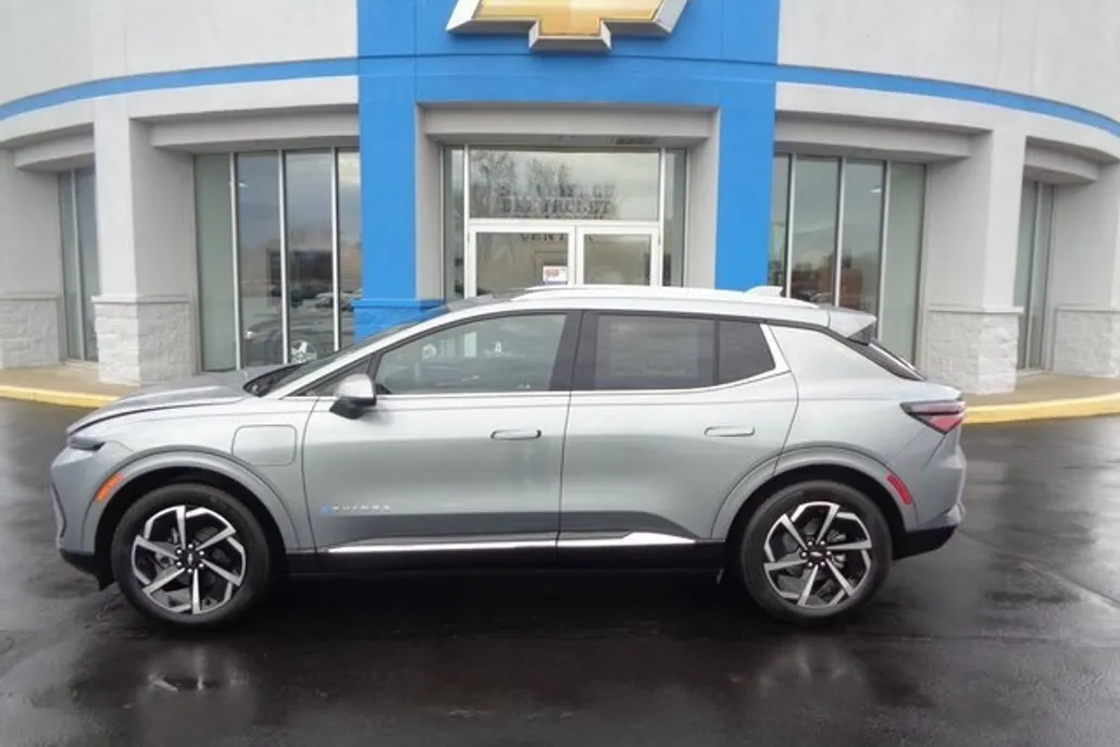 2025 Chevrolet Equinox EV 1LT photo 1