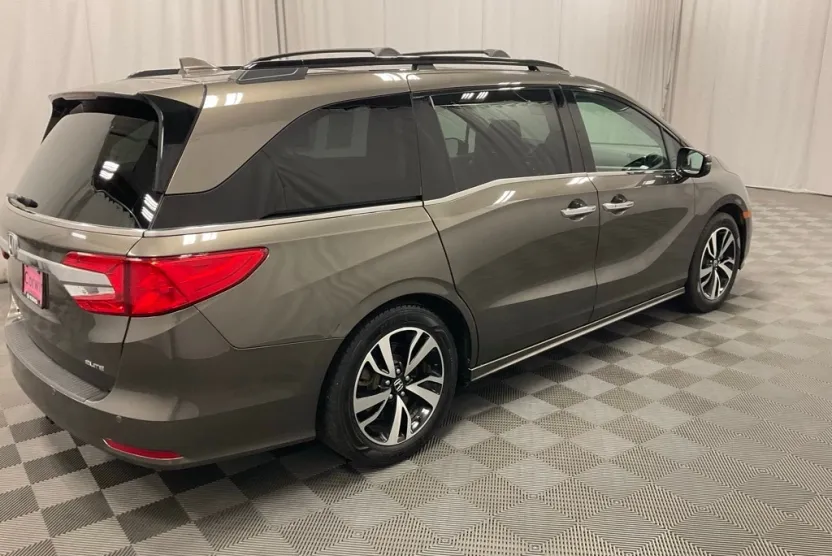 2020 Honda Odyssey Elite photo 1