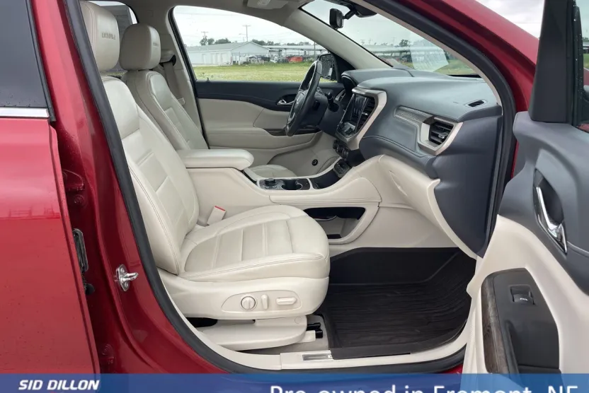 2021 Gmc Acadia Denali photo 1