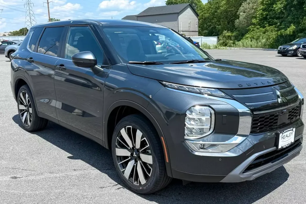2025 Mitsubishi Outlander SE Ralliart photo 1