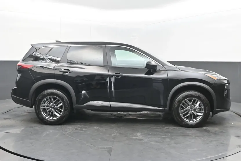 2025 Nissan Rogue S photo 1