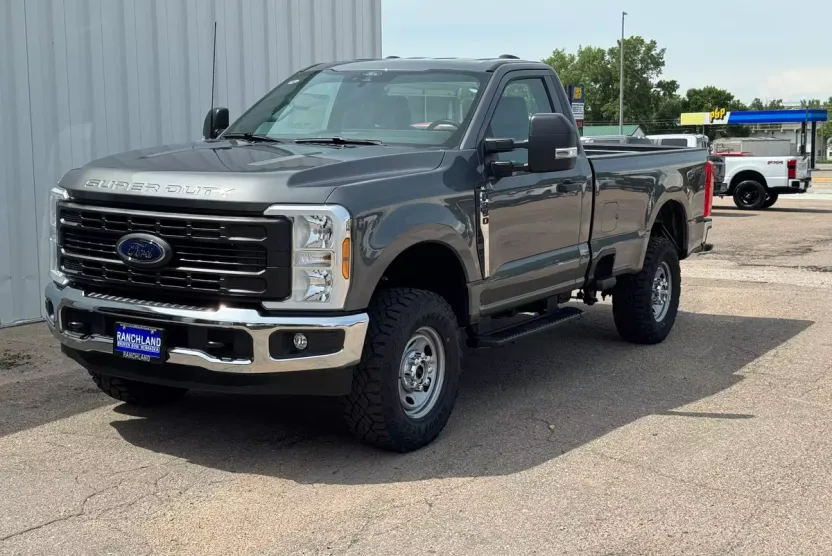 2025 Ford F-350 XL photo 1
